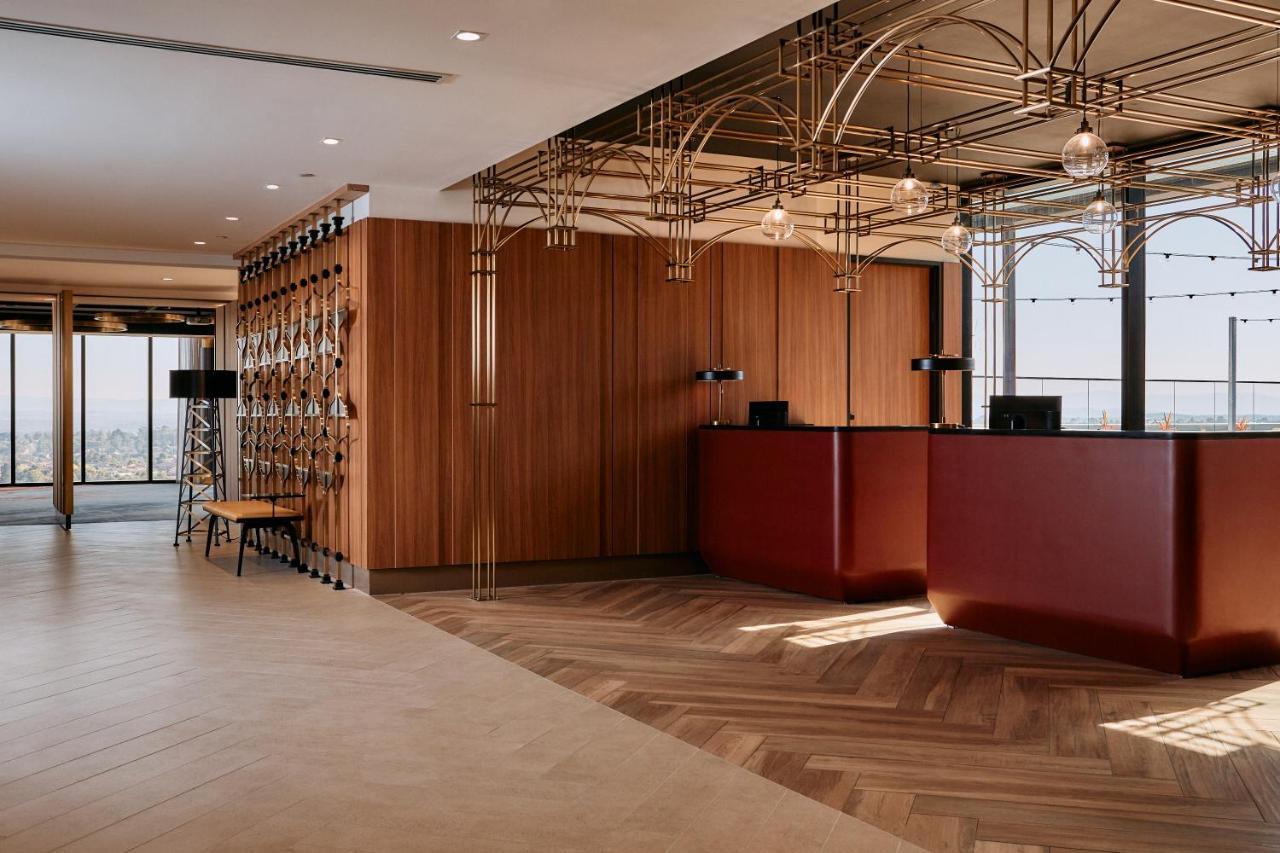 Mercure Melbourne Hotel