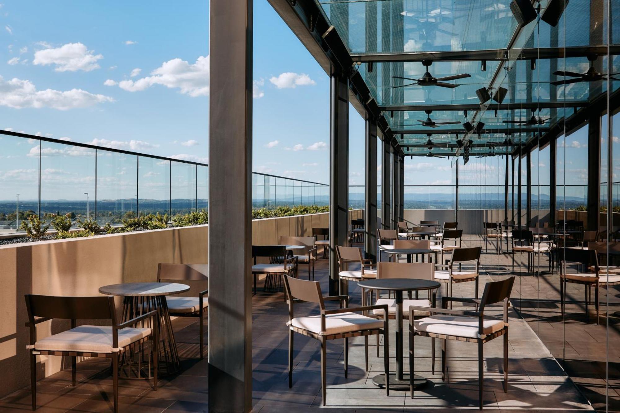 Mercure Melbourne Hotel 4*